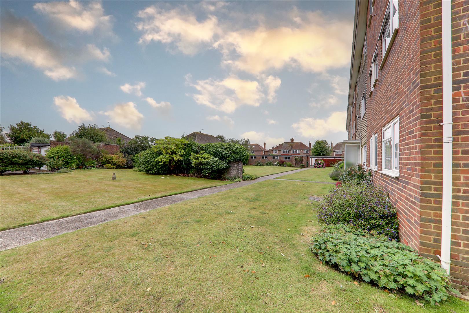 Flat Purpose Built Harley Court, Downview Road, Worthing Sold